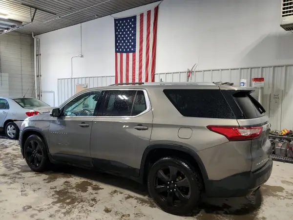1GNEVHKW5JJ238758 2018 CHEVROLET TRAVERSE - Image 2