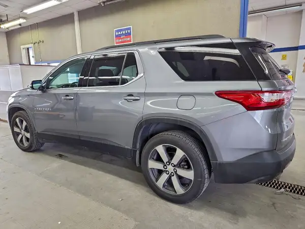 1GNEVHKW5LJ300047 2020 CHEVROLET TRAVERSE - Image 2