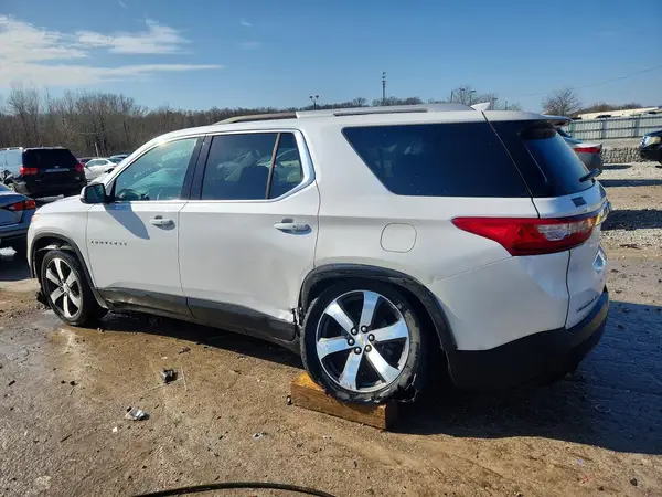 1GNEVHKW6JJ128866 2018 CHEVROLET TRAVERSE - Image 2