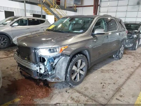 1GNEVHKW6JJ235805 2018 CHEVROLET TRAVERSE - Image 2