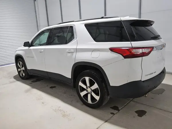 1GNEVHKW6LJ245558 2020 CHEVROLET TRAVERSE - Image 2