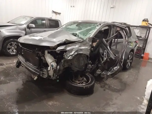 1GNEVHKW6MJ208771 2021 CHEVROLET TRAVERSE - Image 2