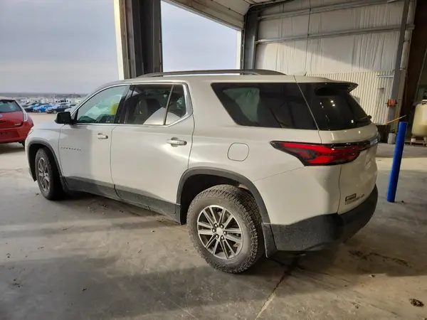 1GNEVHKW6PJ123210 2023 CHEVROLET TRAVERSE - Image 2