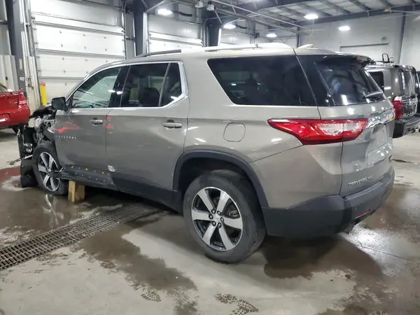 1GNEVHKW7JJ112143 2018 CHEVROLET TRAVERSE - Image 2