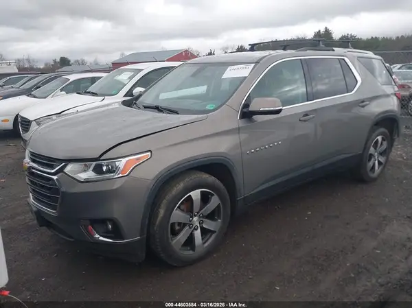 1GNEVHKW7JJ132067 2018 CHEVROLET TRAVERSE - Image 2