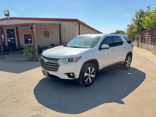 1GNEVHKW7JJ144039 2018 CHEVROLET TRAVERSE - Image 2