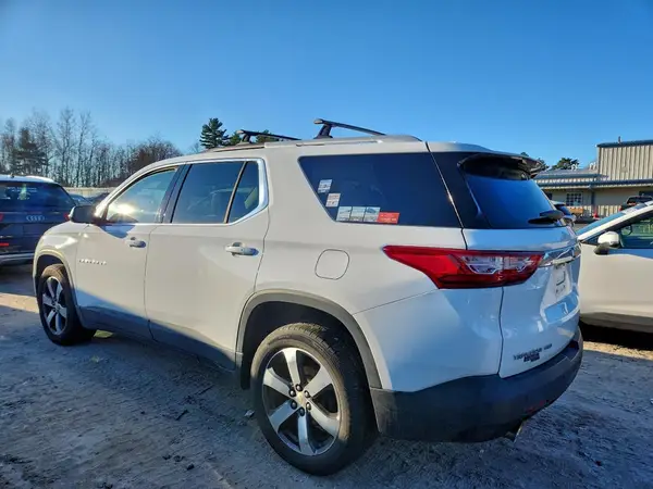 1GNEVHKW7JJ228250 2018 CHEVROLET TRAVERSE - Image 2