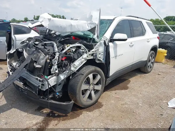 1GNEVHKW7LJ181482 2020 CHEVROLET TRAVERSE - Image 2