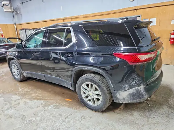 1GNEVHKW7LJ323894 2020 CHEVROLET TRAVERSE - Image 2