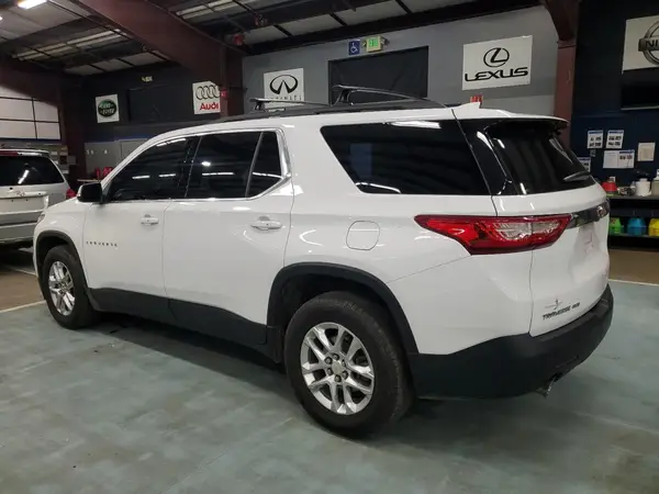 1GNEVHKW7MJ142215 2021 CHEVROLET TRAVERSE - Image 2