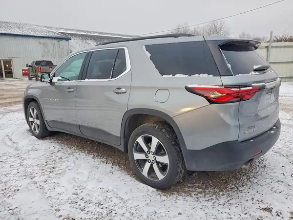 1GNEVHKW7PJ218391 2023 CHEVROLET TRAVERSE - Image 2