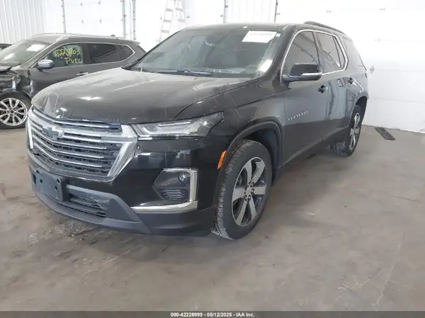 1GNEVHKW7PJ322847 2023 CHEVROLET TRAVERSE - Image 2