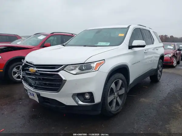 1GNEVHKW8JJ130912 2018 CHEVROLET TRAVERSE - Image 2