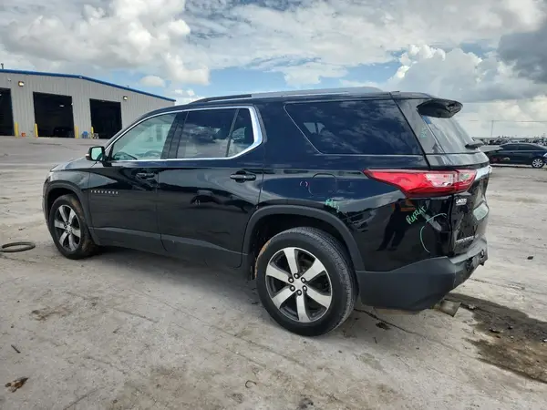 1GNEVHKW8JJ165630 2018 CHEVROLET TRAVERSE - Image 2