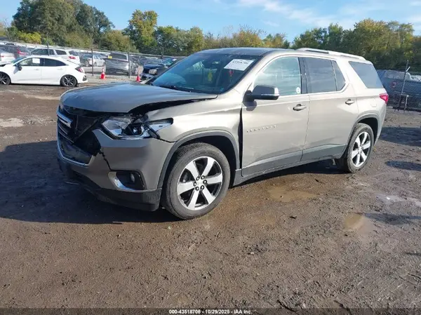 1GNEVHKW8JJ180595 2018 CHEVROLET TRAVERSE - Image 2