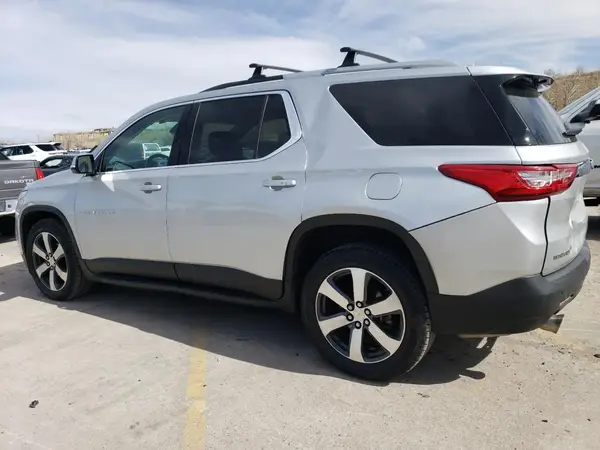 1GNEVHKW8JJ204328 2018 CHEVROLET TRAVERSE - Image 2