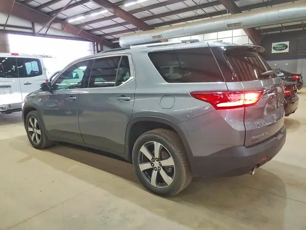 1GNEVHKW8JJ263945 2018 CHEVROLET TRAVERSE - Image 2