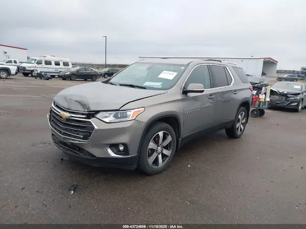 1GNEVHKW8JJ275433 2018 CHEVROLET TRAVERSE - Image 2
