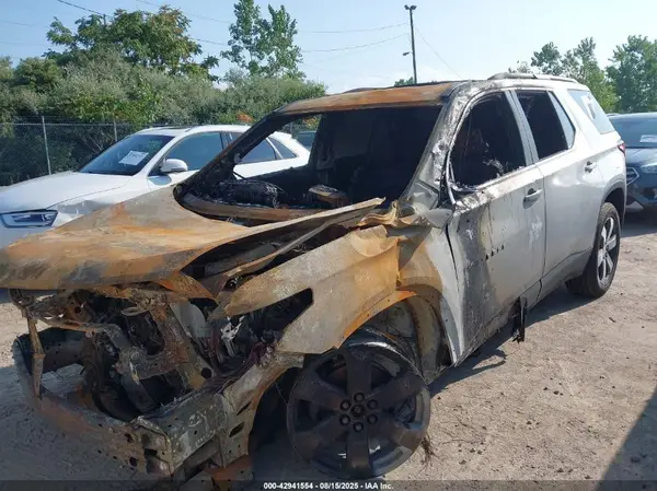 1GNEVHKW8KJ274459 2019 CHEVROLET TRAVERSE - Image 2