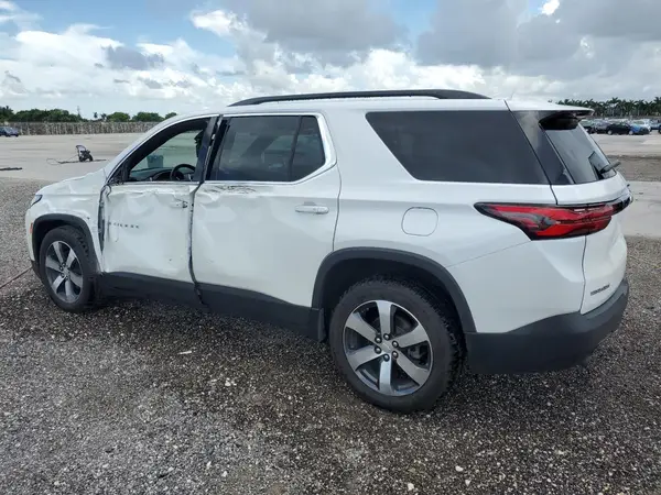 1GNEVHKW8NJ130141 2022 CHEVROLET TRAVERSE - Image 2