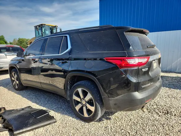 1GNEVHKW9KJ229482 2019 CHEVROLET TRAVERSE - Image 2