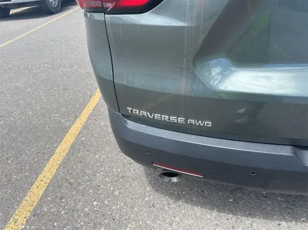 1GNEVHKW9NJ138247 2022 CHEVROLET TRAVERSE - Image 2