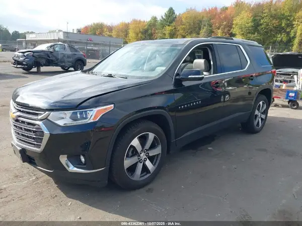 1GNEVHKWXJJ212432 2018 CHEVROLET TRAVERSE - Image 2