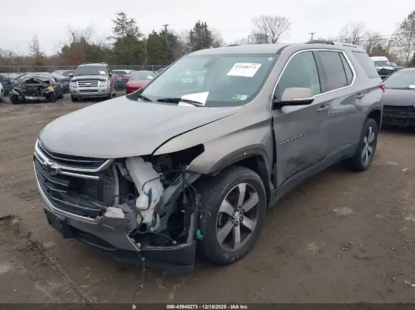 1GNEVHKWXJJ277152 2018 CHEVROLET TRAVERSE - Image 2