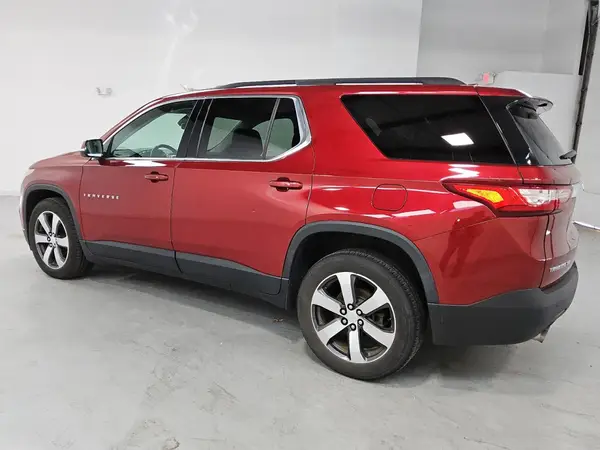 1GNEVHKWXLJ161095 2020 CHEVROLET TRAVERSE - Image 2