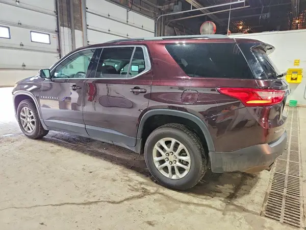 1GNEVHKWXLJ187082 2020 CHEVROLET TRAVERSE - Image 2