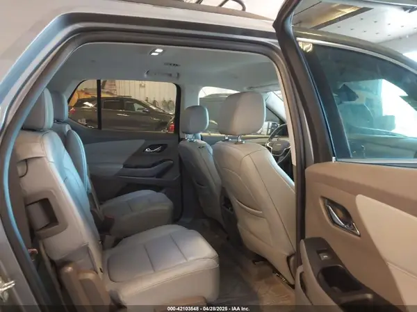 1GNEVHKWXLJ228763 2020 CHEVROLET TRAVERSE - Image 8