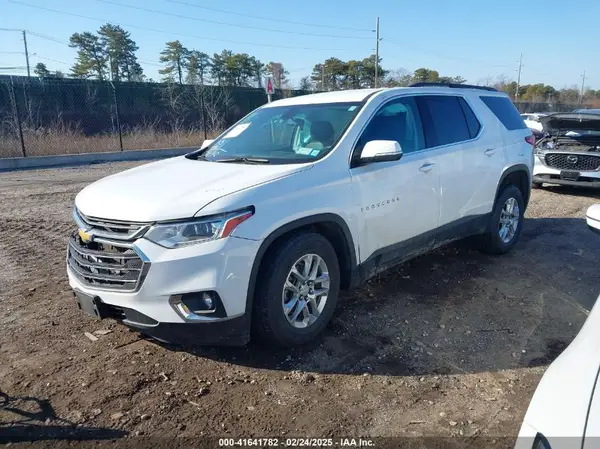 1GNEVHKWXMJ125215 2021 CHEVROLET TRAVERSE - Image 2