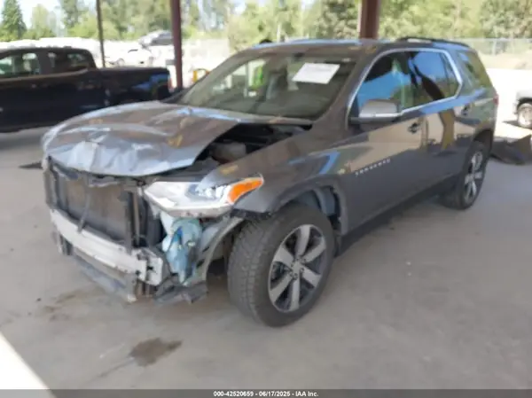 1GNEVHKWXMJ220440 2021 CHEVROLET TRAVERSE - Image 2