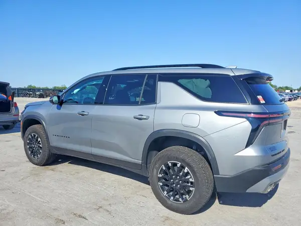1GNEVJKS1TJ194457 2026 CHEVROLET TRAVERSE - Image 2