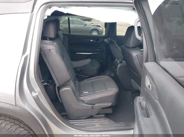 1GNEVJKS2TJ183998 2026 CHEVROLET TRAVERSE - Image 8