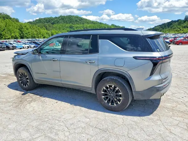 1GNEVJKS3TJ110347 2026 CHEVROLET TRAVERSE - Image 2