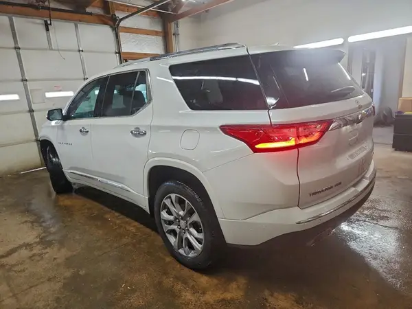 1GNEVJKW1JJ105552 2018 CHEVROLET TRAVERSE - Image 2