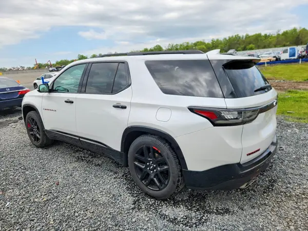 1GNEVJKW1JJ157876 2018 CHEVROLET TRAVERSE - Image 2