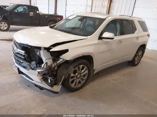 1GNEVJKW1JJ173138 2018 CHEVROLET TRAVERSE - Image 2