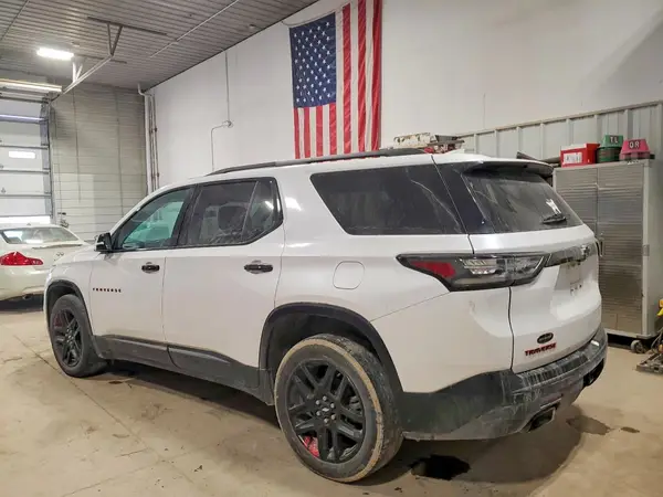 1GNEVJKW1JJ205862 2018 CHEVROLET TRAVERSE - Image 2