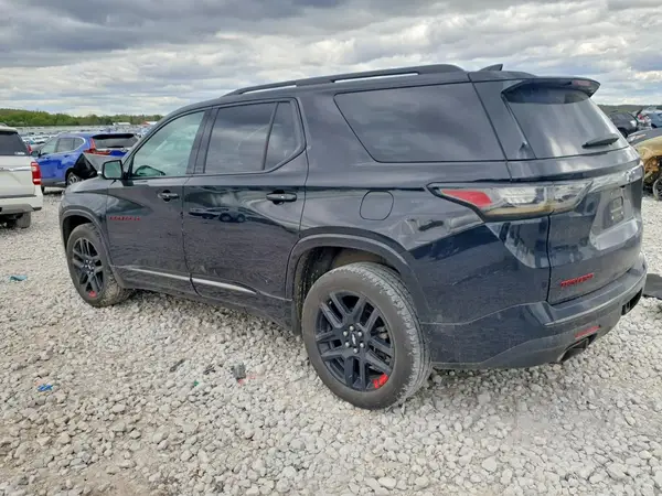 1GNEVJKW1JJ268752 2018 CHEVROLET TRAVERSE - Image 2