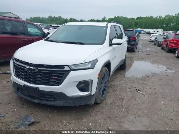 1GNEVJKW1PJ156882 2023 CHEVROLET TRAVERSE - Image 2
