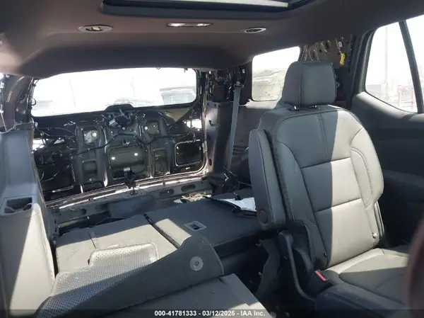 1GNEVJKW1PJ307977 2023 CHEVROLET TRAVERSE - Image 8