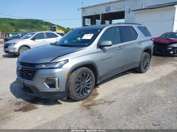 1GNEVJKW1PJ329543 2023 CHEVROLET TRAVERSE - Image 2
