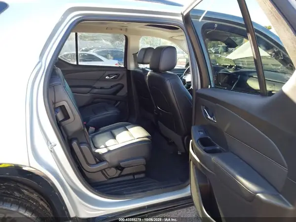 1GNEVJKW2JJ115233 2018 CHEVROLET TRAVERSE - Image 8