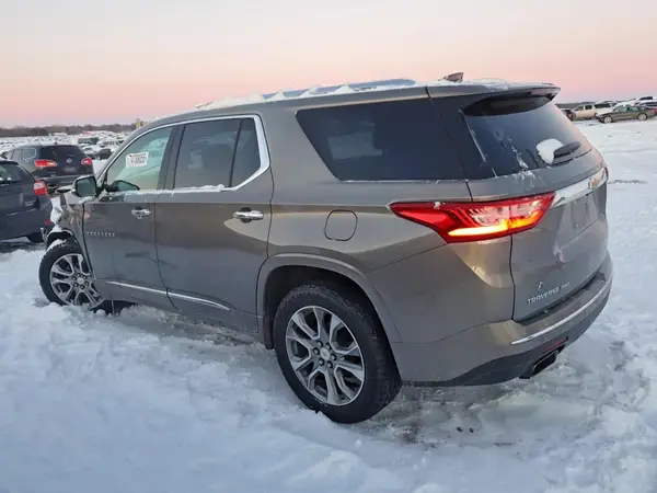 1GNEVJKW2JJ172483 2018 CHEVROLET TRAVERSE - Image 2