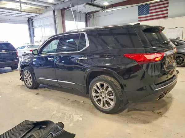 1GNEVJKW2JJ232360 2018 CHEVROLET TRAVERSE - Image 2