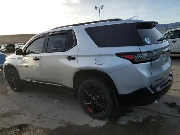 1GNEVJKW2JJ236750 2018 CHEVROLET TRAVERSE - Image 2