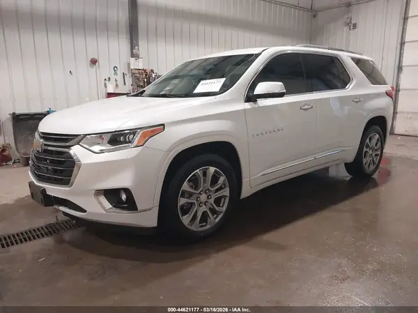 1GNEVJKW2JJ263740 2018 CHEVROLET TRAVERSE - Image 2