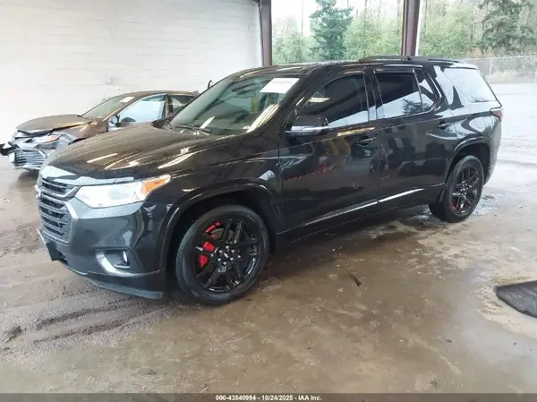 1GNEVJKW2JJ273698 2018 CHEVROLET TRAVERSE - Image 2